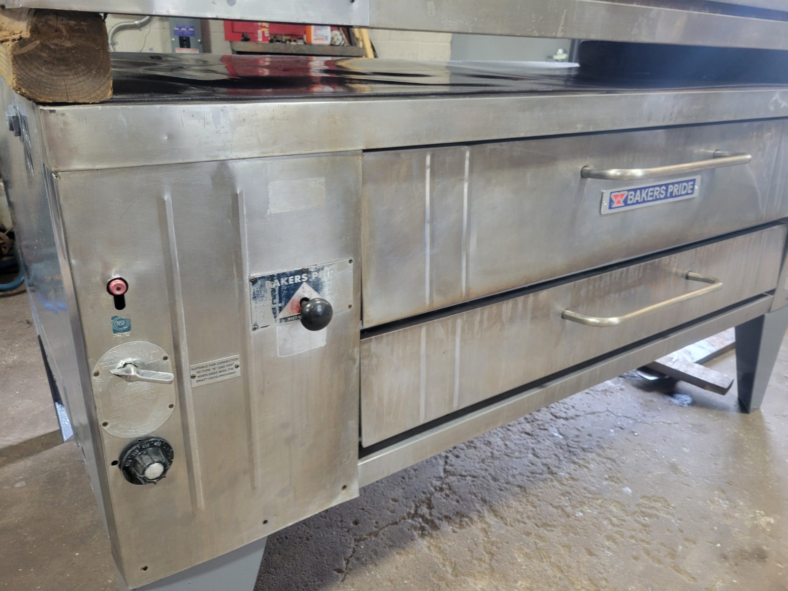 BAKERS PRIDE Y-600 DOUBLE DECK 8″ DECK HEIGHT PIZZA OVENS SERIES NATURAL GAS