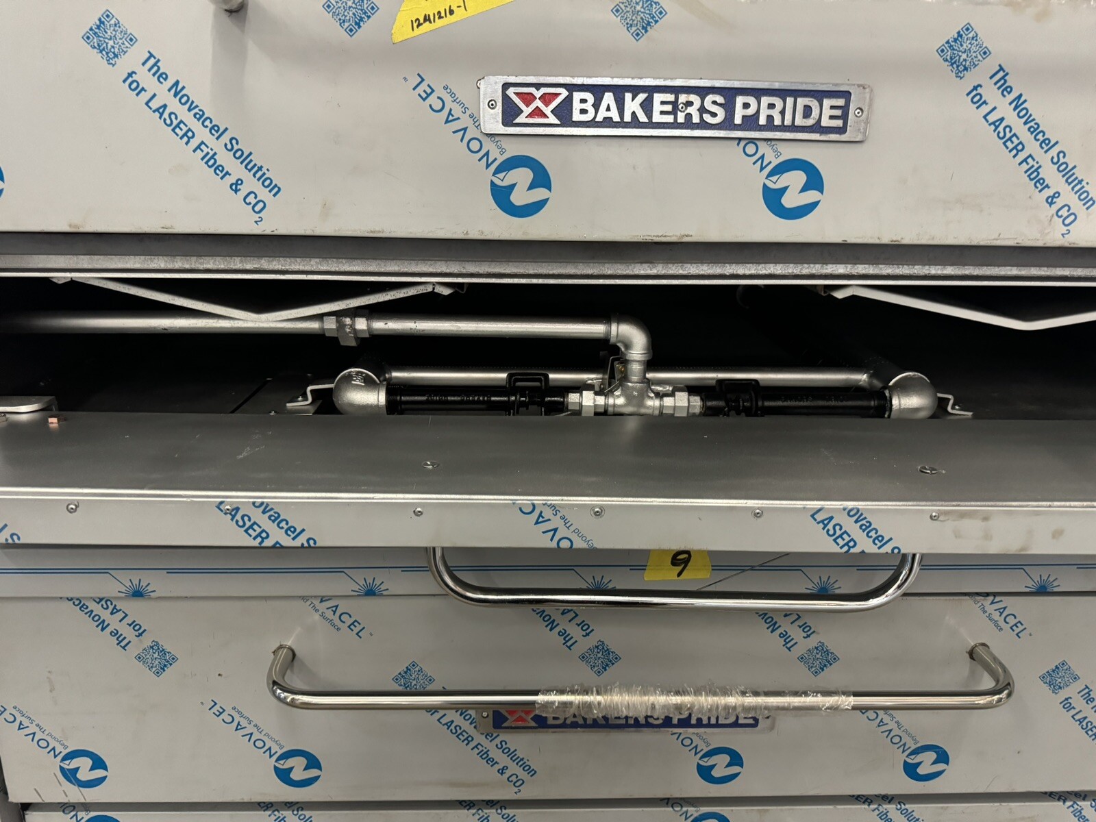 Bakers Pride Y602 Double Deck Gas Pizza Oven. Comes With New Stones