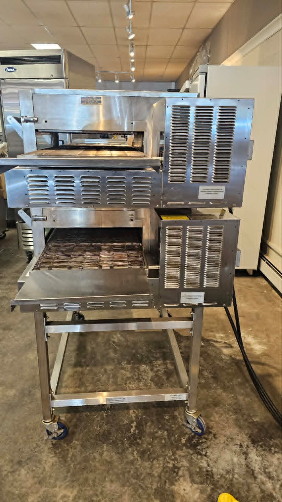 Lincoln 1132-000-U-KF005 Electric Impinger Conveyor Oven – 208v/3ph