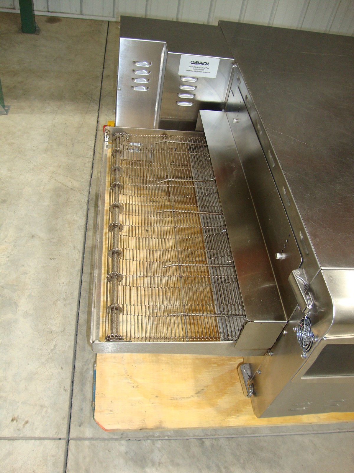Ovention C2600 Ventless 26″ Electric Countertop Conveyor Pizza Oven