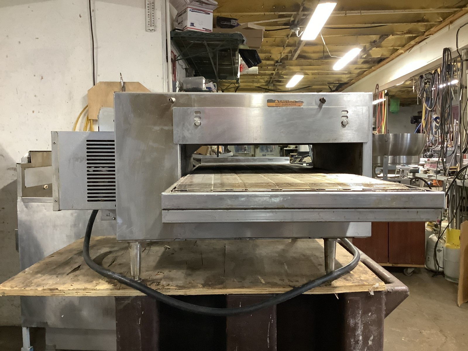 Conveyor Pizza Oven Lincoln 2501 SINGLE PHASE 208V 16″ wide belt Tested