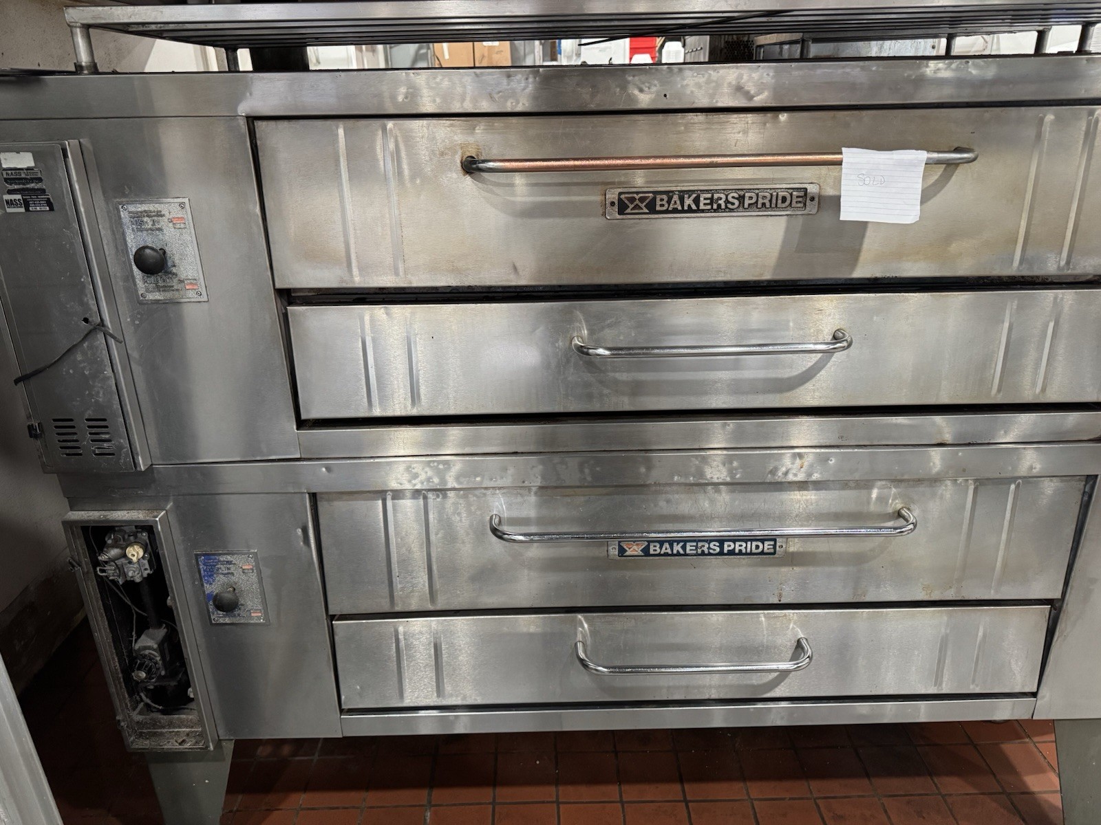 BAKERS PRIDE Y-600 DOUBLE DECK NAT GAS PIZZA OVENS 78″ W X 43″ D X 66″ H – Works