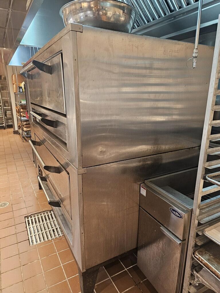 Marsal SD 1060 Commercial Double Deck Gas Pizza Oven with stones Year 2017