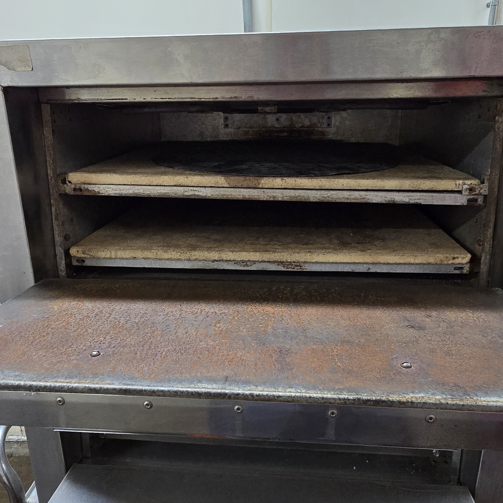 Pizza/Pretzel Stone Deck Oven Bakers Pride P44S 208/240V 3ph TESTED