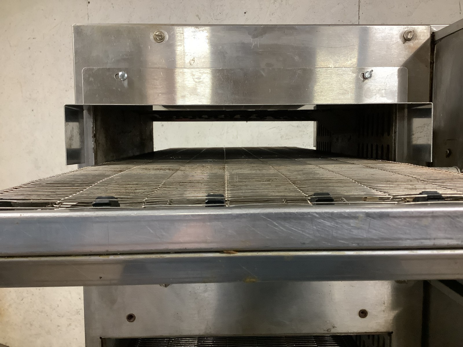 Conveyor Oven Lincoln 2501 SINGLE PHASE 208V 16″ wide belt Tested