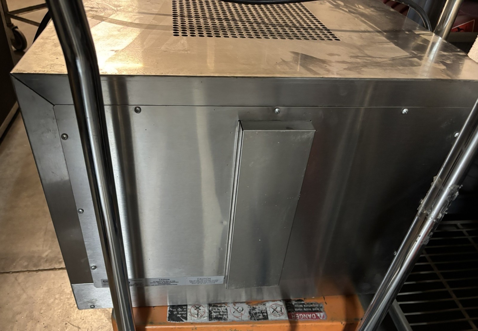 Nemco Pizza Oven, 2 removeable decks, insulated 300-700F 240v/60/1ph, 5400 watts
