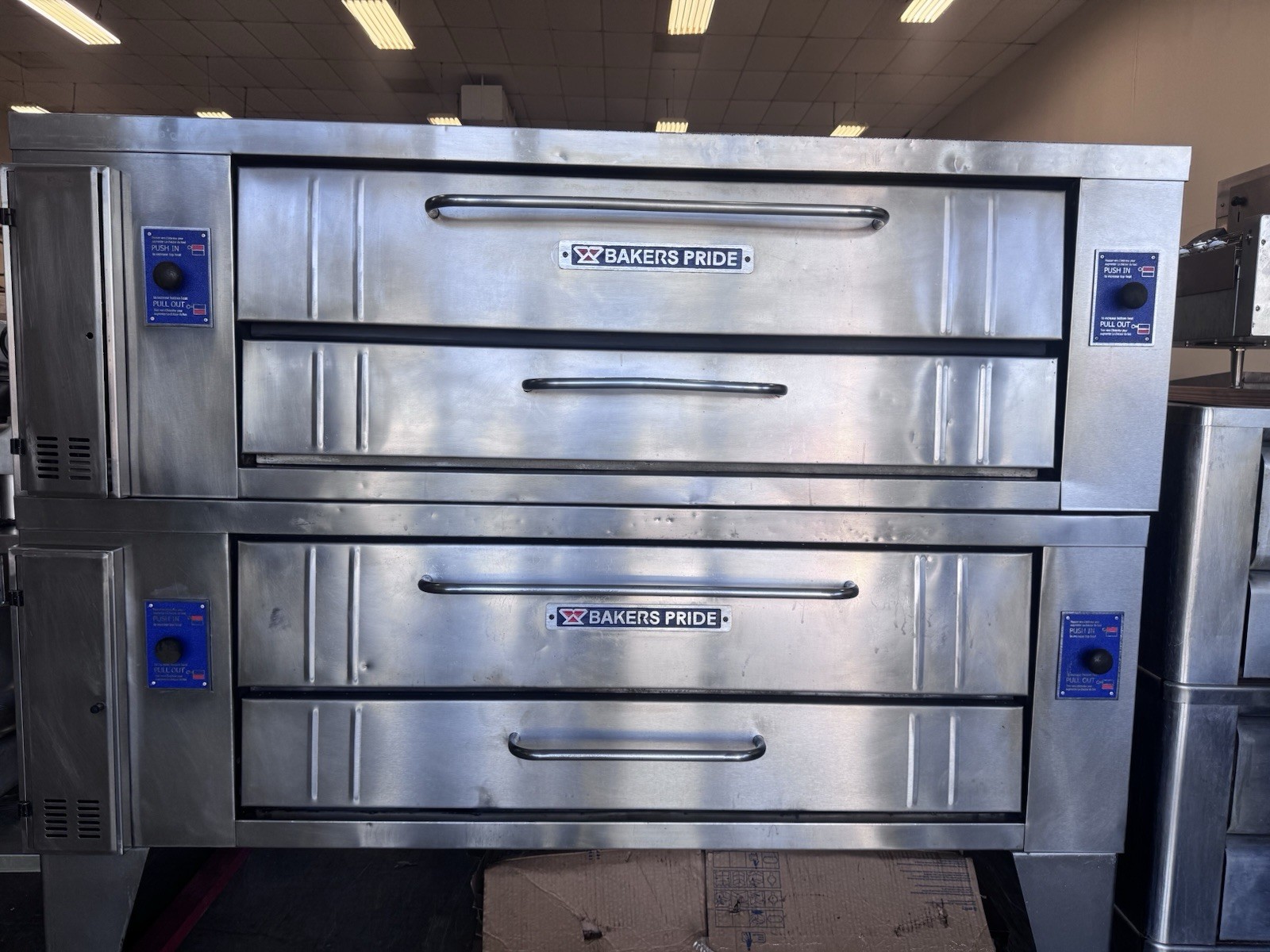Baker’s Pride Y-600 Super Deck Gas Pizza Oven