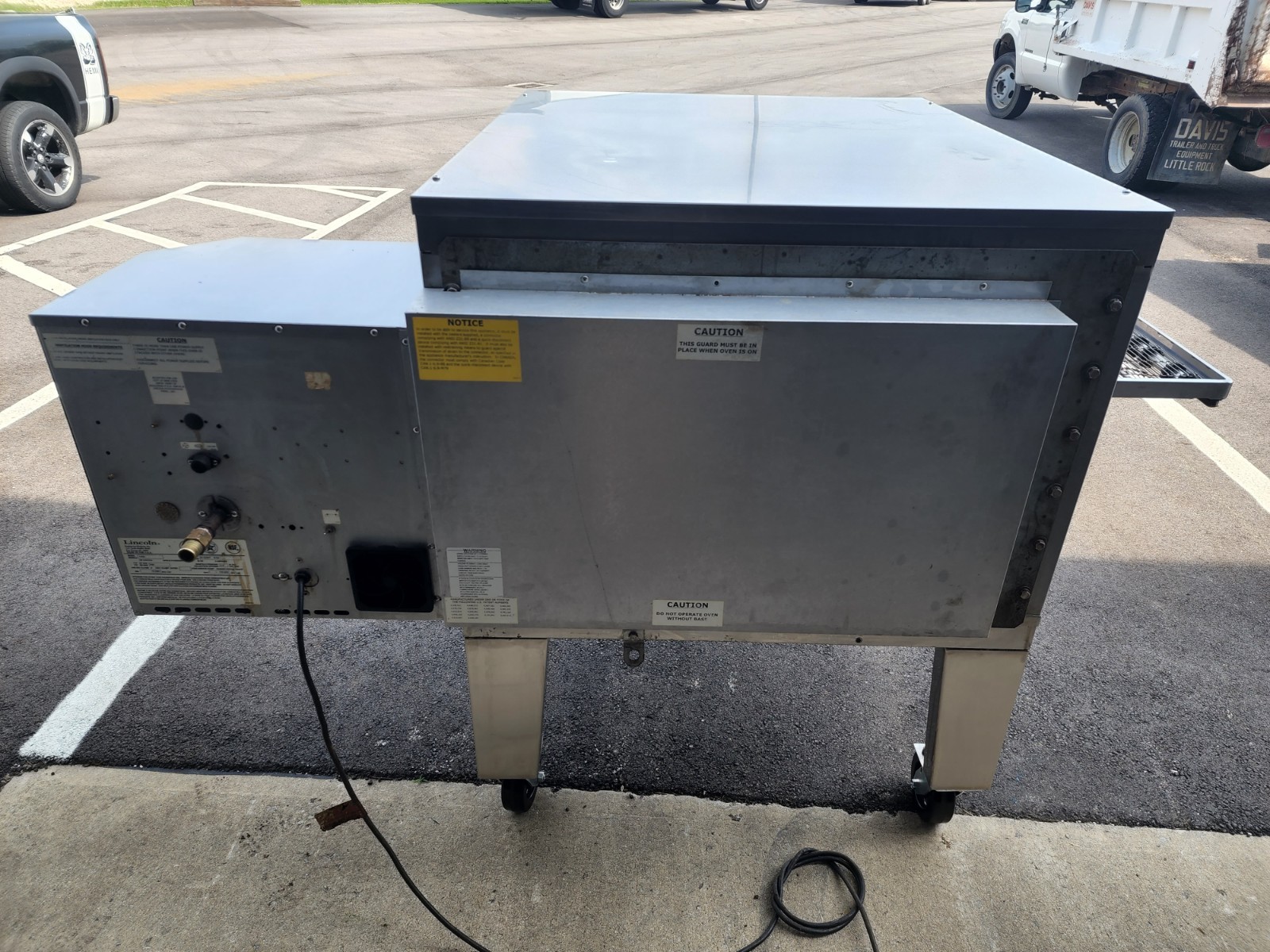 Lincoln Impinger 1450 Single Deck Gas Fired Conveyor Pizza Oven 32″
