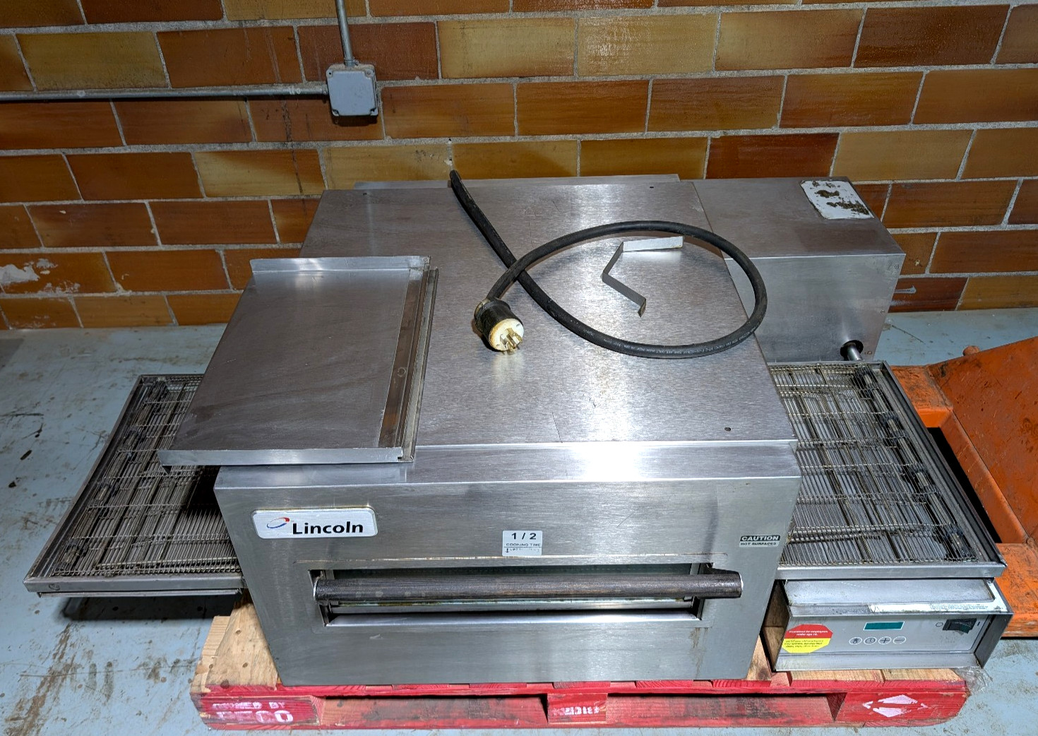 Lincoln 1132-000-U-KF006 Impinger II Express Fast Bake Conveyor Pizza Oven