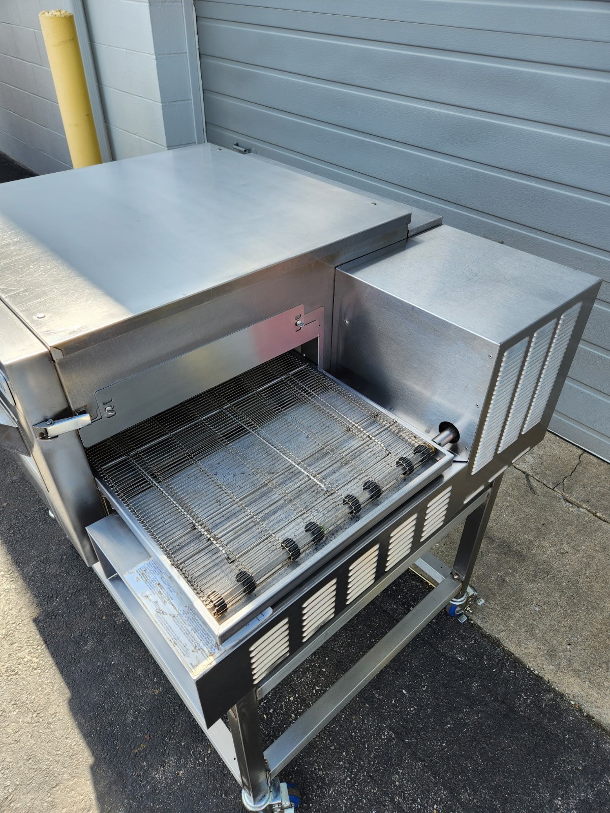 Lincoln Impinger 1116 Single Stack Gas Fired Conveyor Pizza Oven