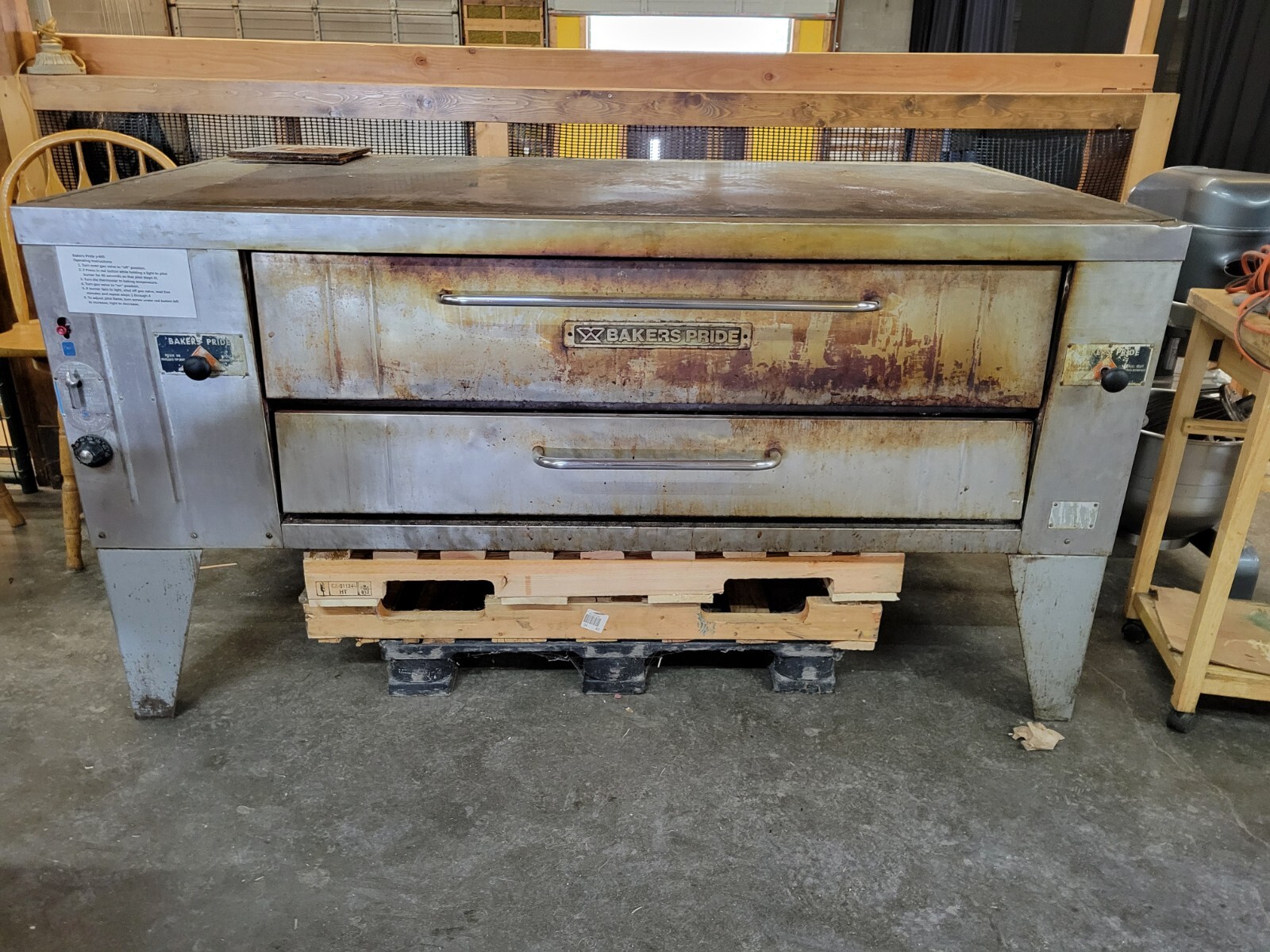 Baker’s Pride Y-600 Super Deck Gas Pizza Oven commercial restaurant brick w/legs