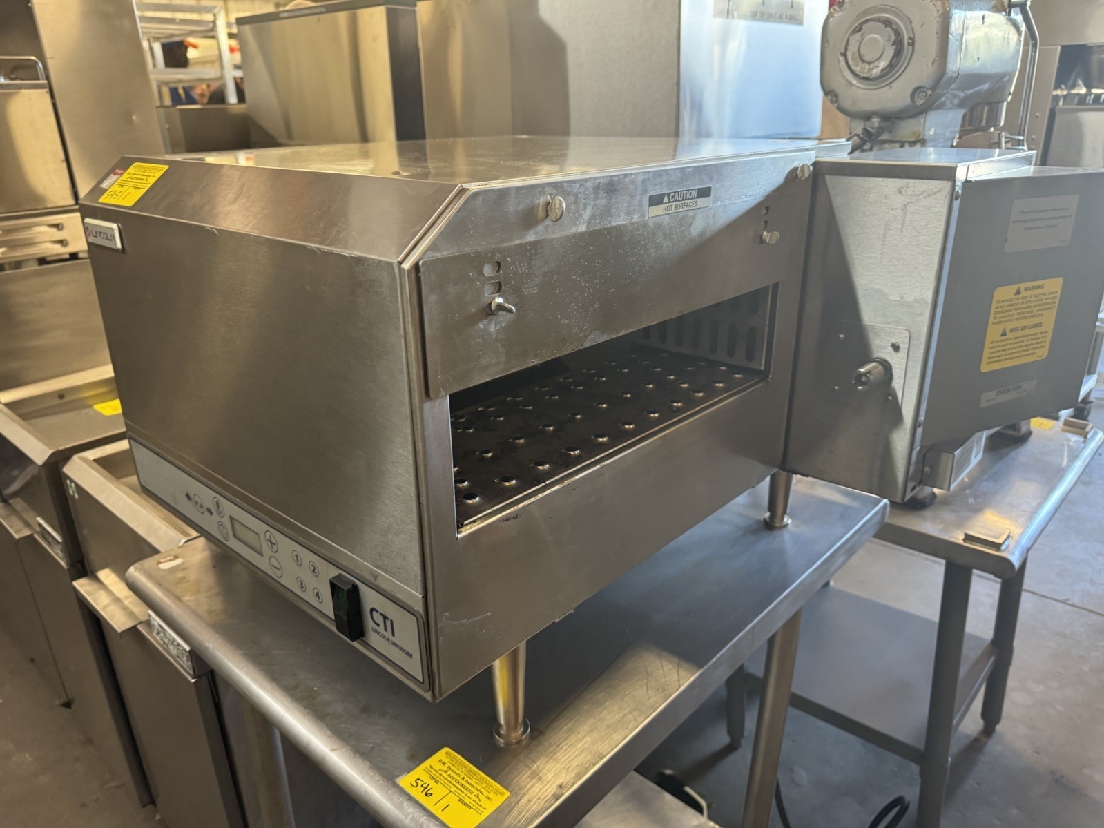 2022 Lincoln 50″ Electric Countertop Ventless Conveyor Oven V2500- working