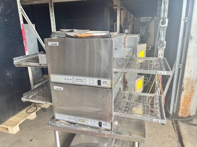 Used Lincoln Impinger 2501 Electric Countertop Conveyor Oven Digital Controls