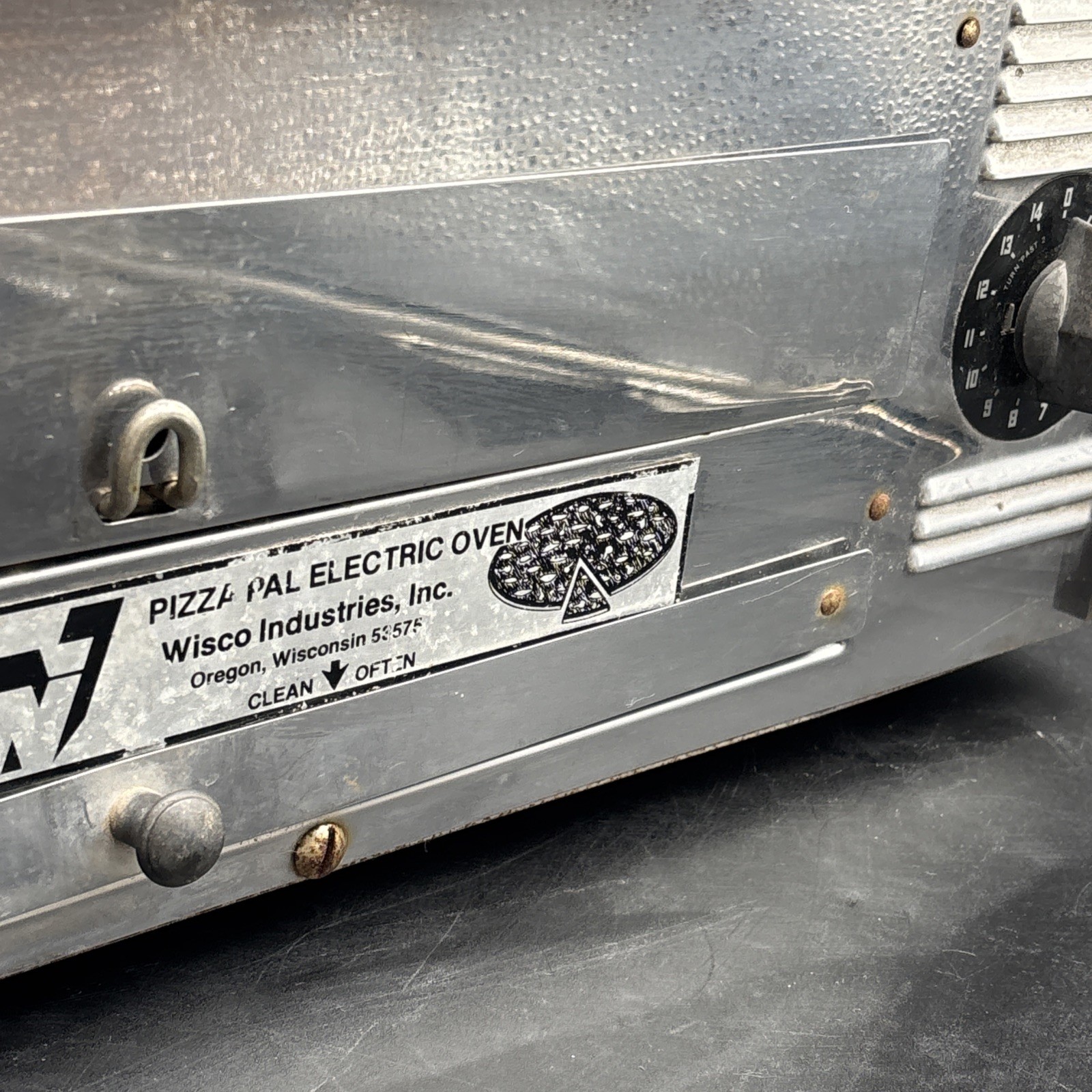 Wisco Industries Pizza Pal Electric Oven Model 412 For Pizza Or Pretzel TESTED!