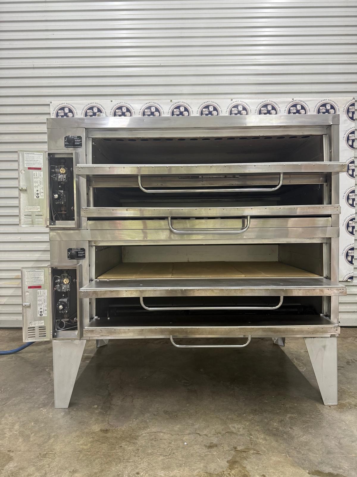 Bakers Pride Model 451 Double-Stack 2023 Gas Pizza Oven