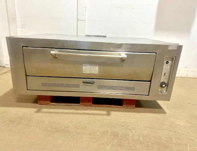 “VULCAN”H.D COMMERCIAL NATURAL GAS SINGLE DECK PIZZA OVEN