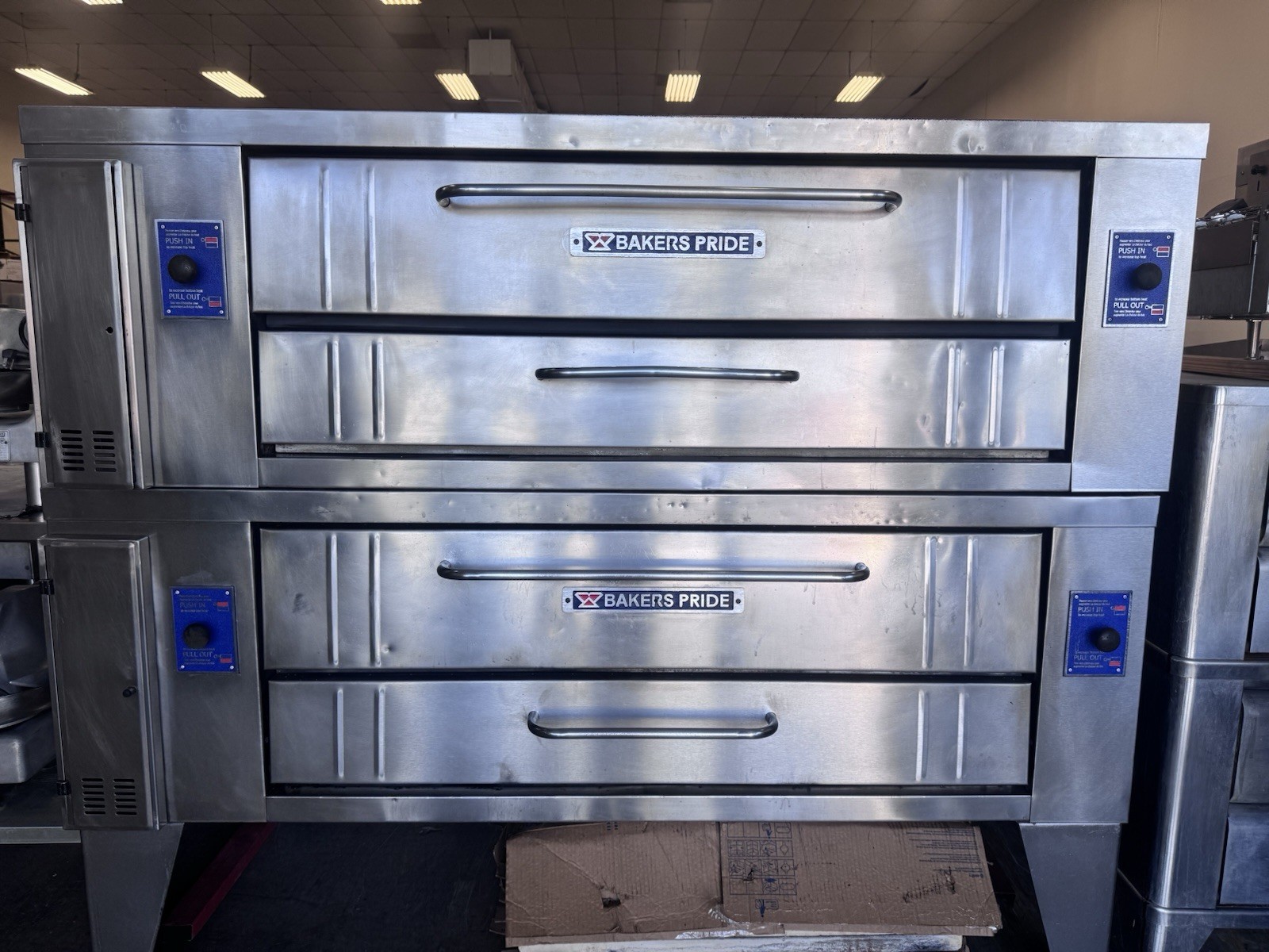 Baker’s Pride Y-600 Super Deck Gas Pizza Oven