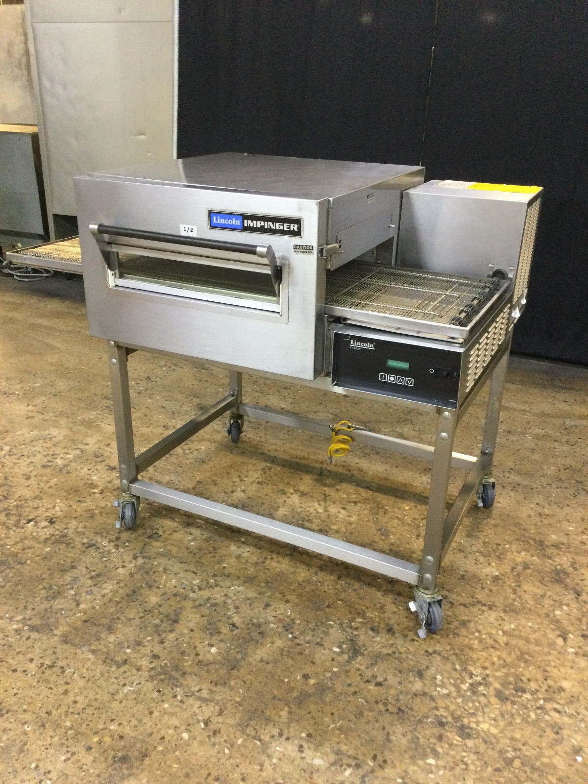 Lincoln Impinger 1116-080-8 Gas Conveyor Pizza Oven With Casters