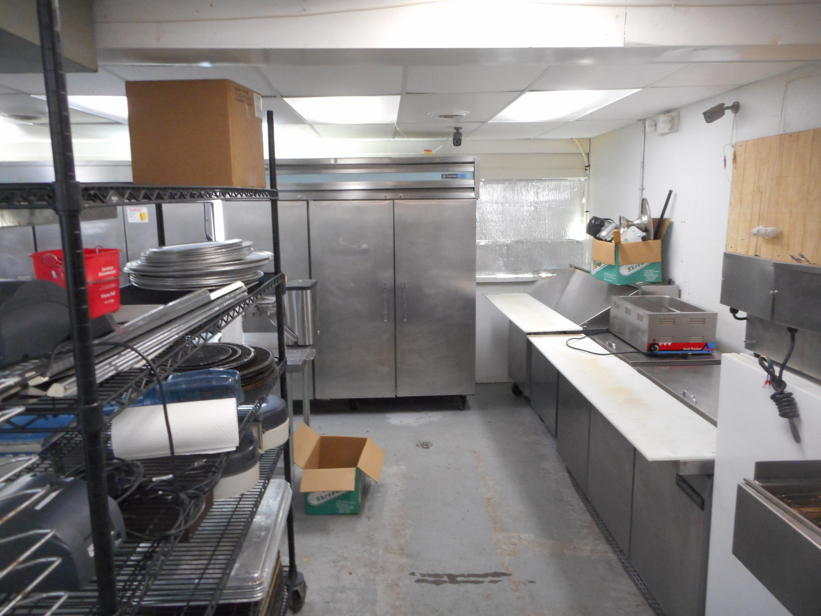 Complete Pizza Shop with Middleby Marshall Double Gas Conveyor Oven, PS 360, 40″