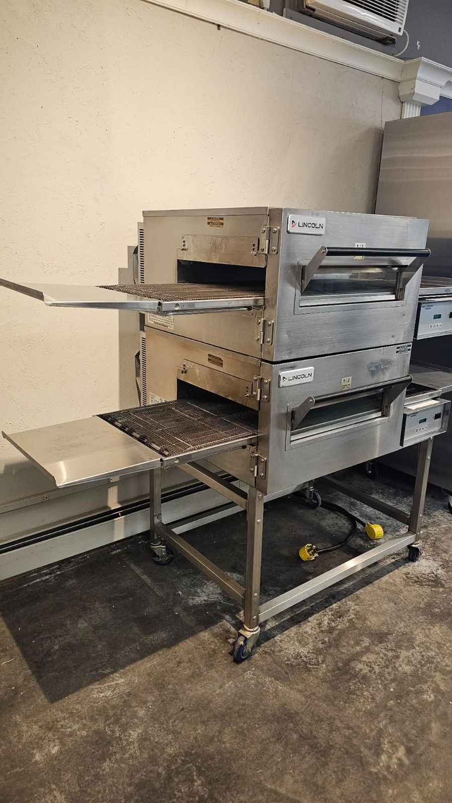 Lincoln 1132-000-U-KF005 Electric Impinger Conveyor Oven – 208v/3ph