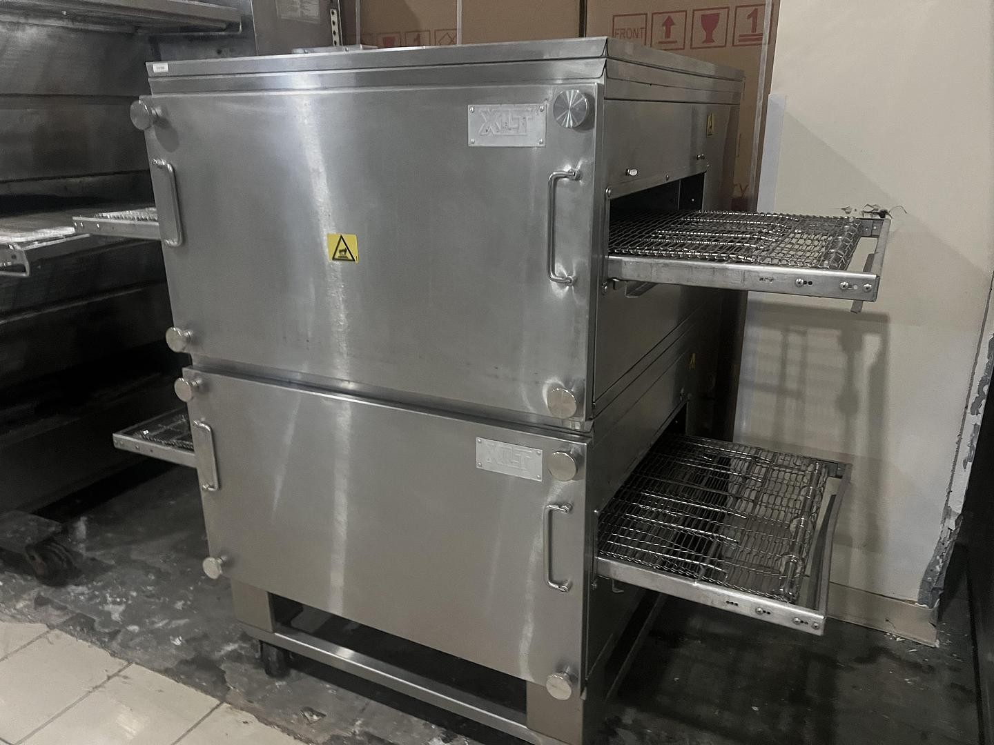 XLT Double Stack Conveyor Pizza Oven – Commercial Conveyor Oven – Working