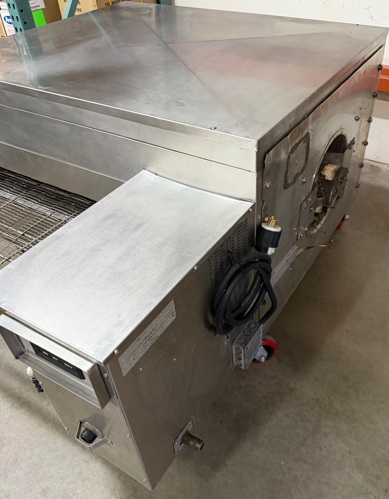 Lincoln 1000 natural gas single deck conveyor pizza oven – FREE SHIPPING!
