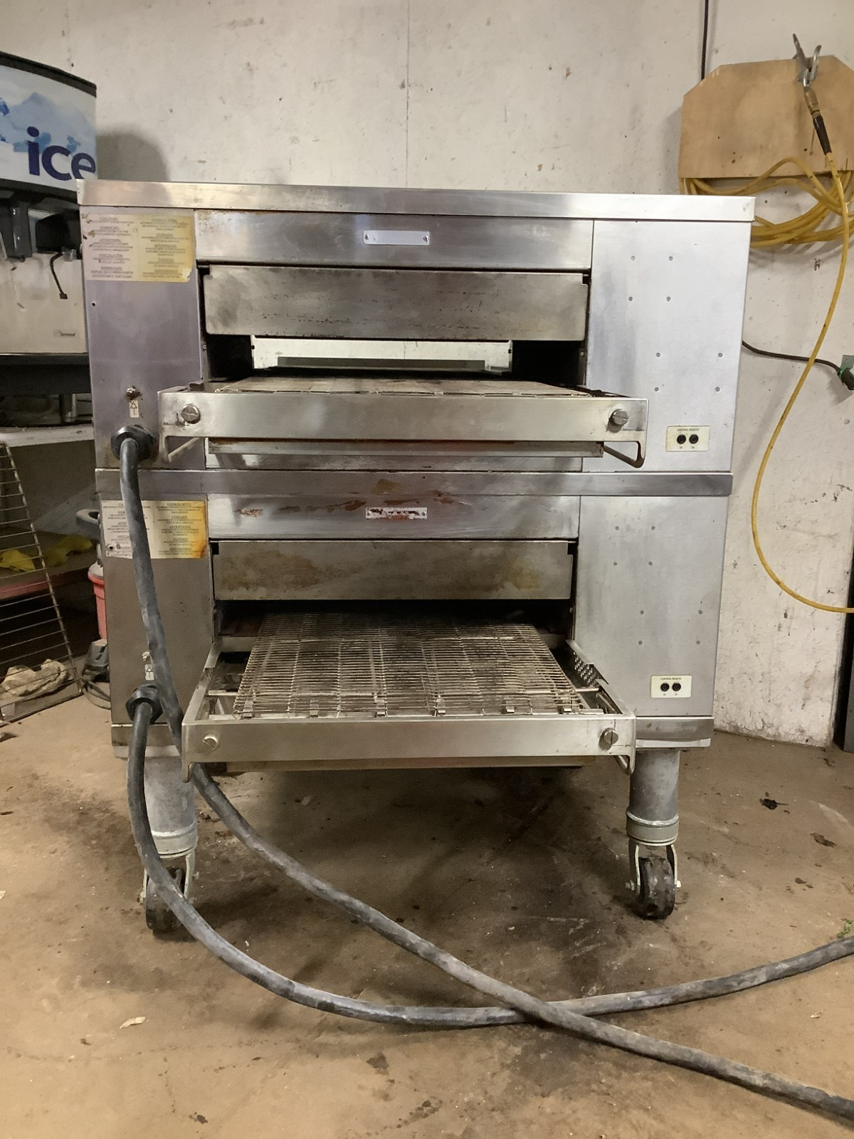 Conveyor Oven Middleby Marshall DZ33T 2022 Double Stack SINGLE Phase 208V TESTED