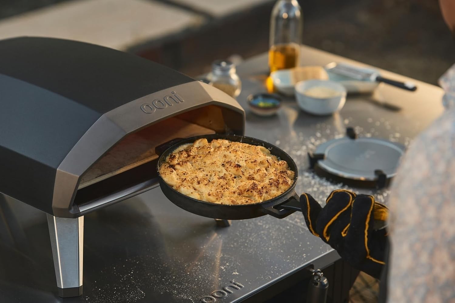 Foundry Black 14-Inch Portable Gas Pizza Oven with Superior Heat Distribution
