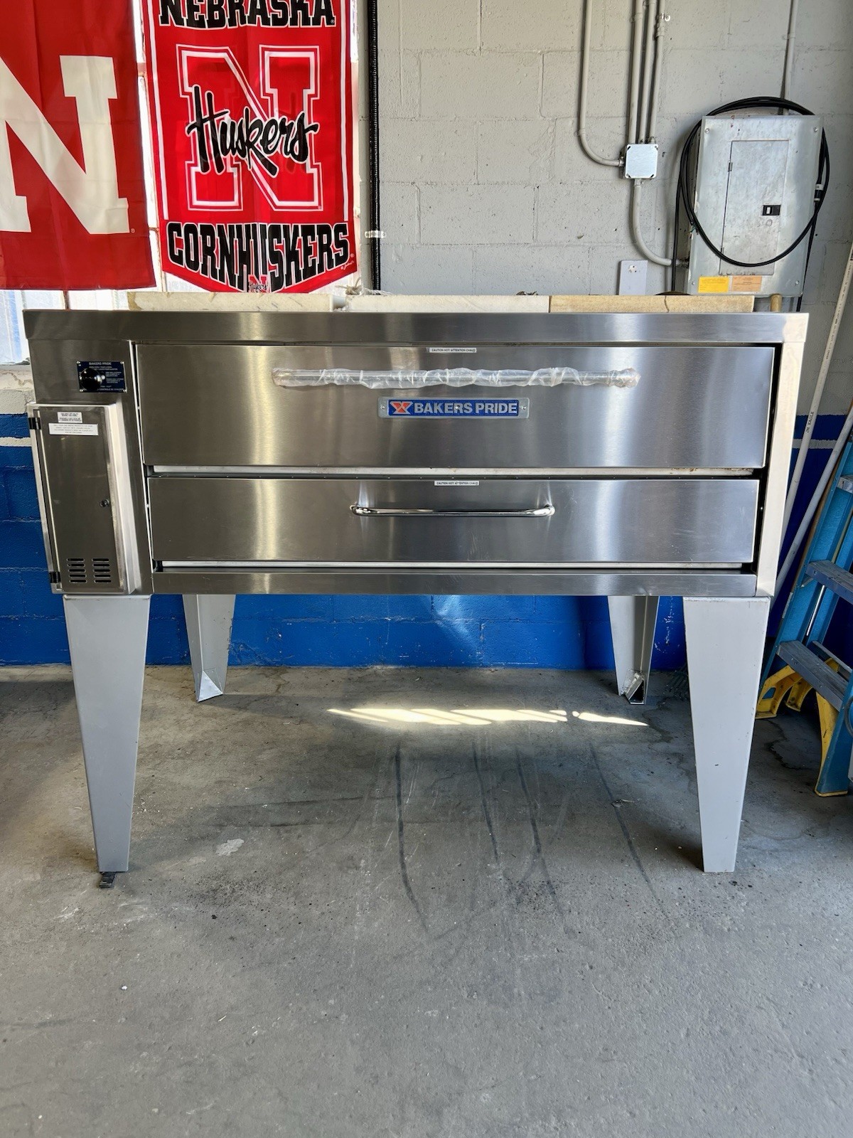 Bakers Pride 451 Natural Gas Pizza Deck Oven Single Deck 54″