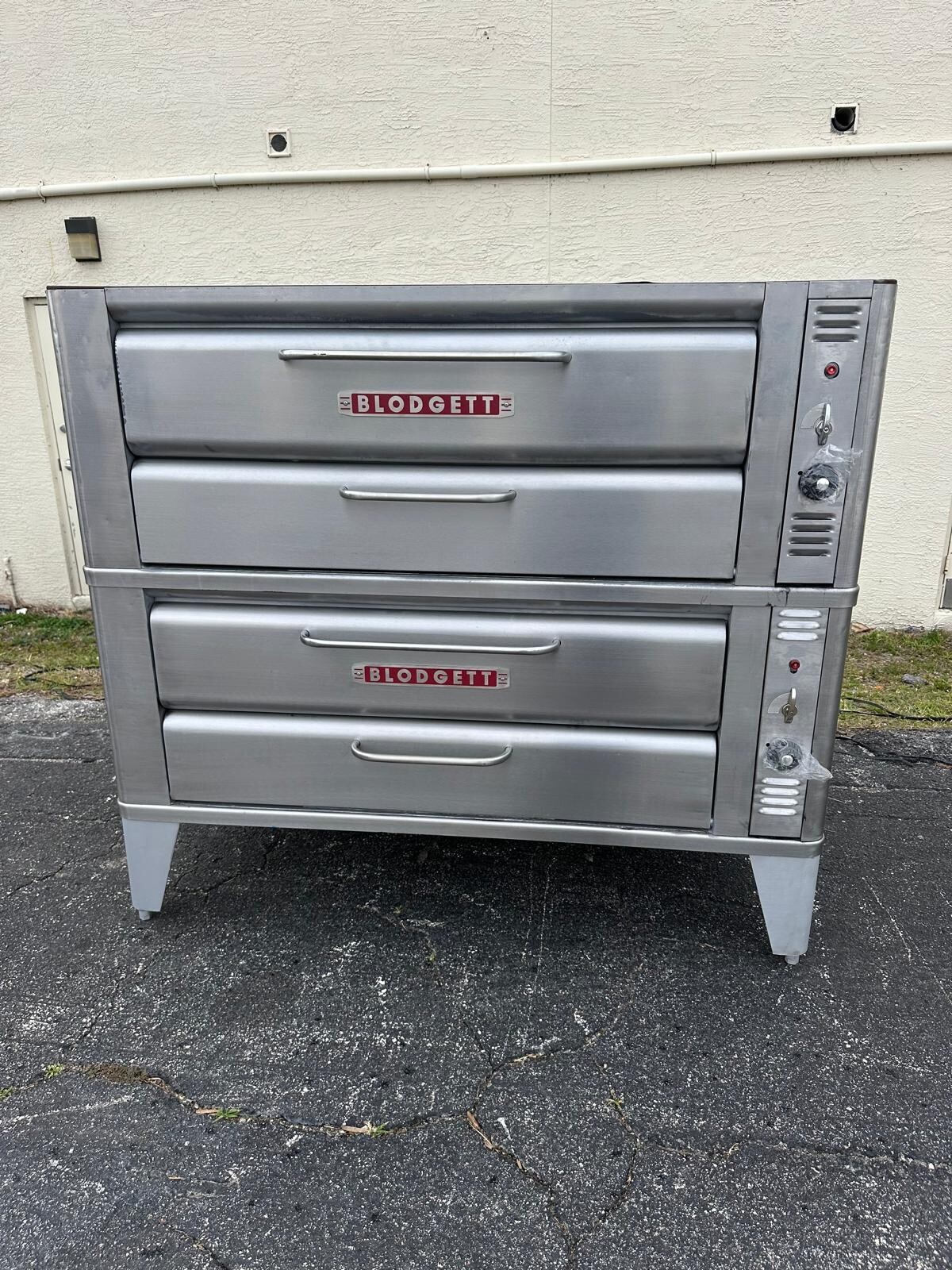 Pre-Owned Blodgett 961 Pizza oven double deck- Natural or Propane Gas