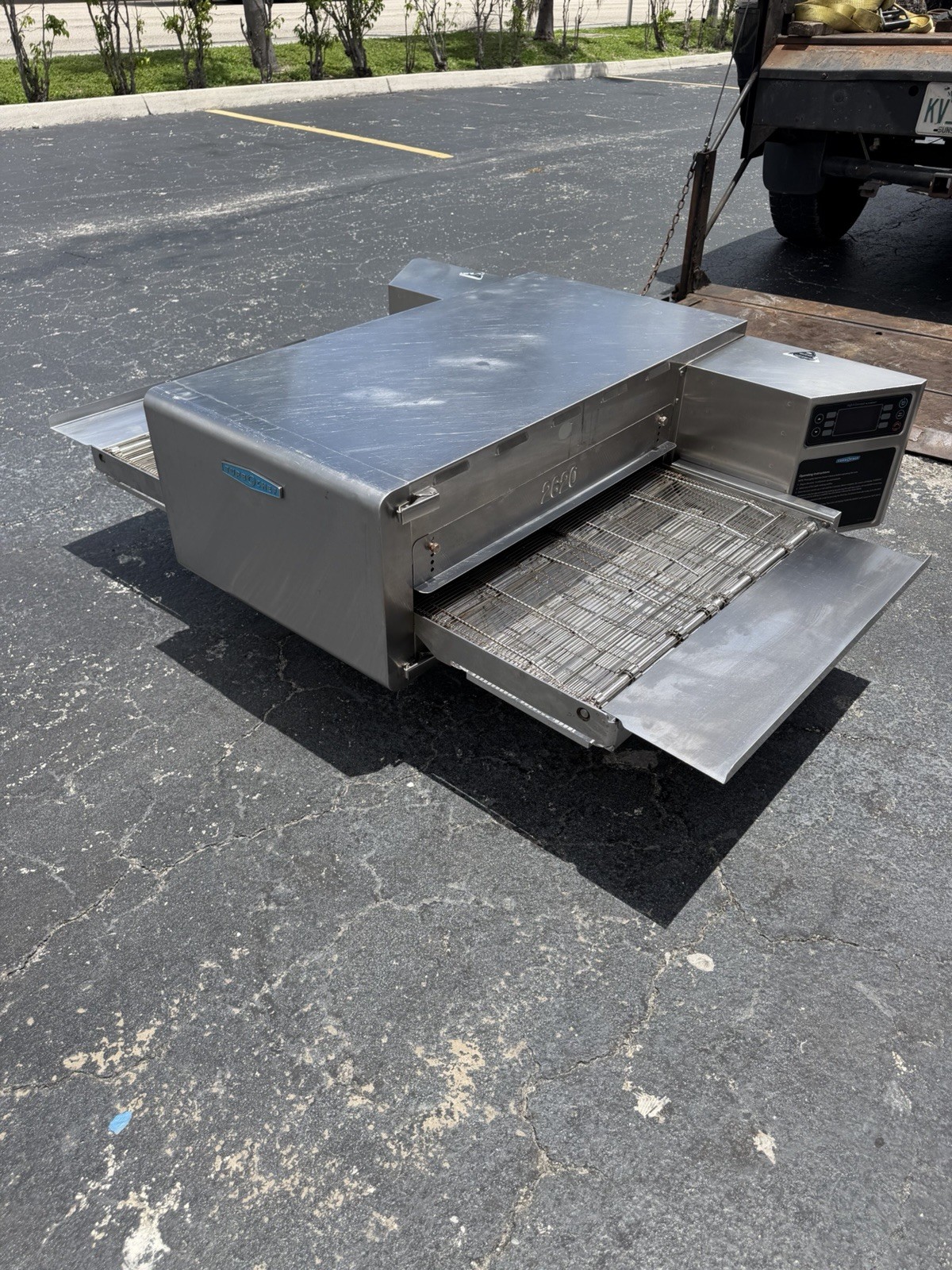 TurboChef HCW 2620 High Speed 26” Conveyor Pizza Oven Ventless