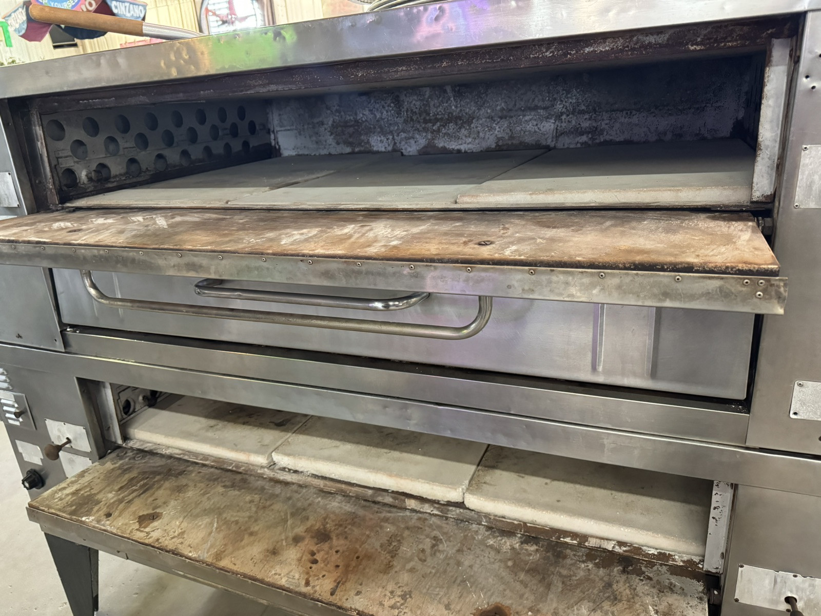 BAKERS PRIDE Y-600 DOUBLE DECK NAT GAS PIZZA OVENS 78″ W X 43″ D X 66″ H – Works