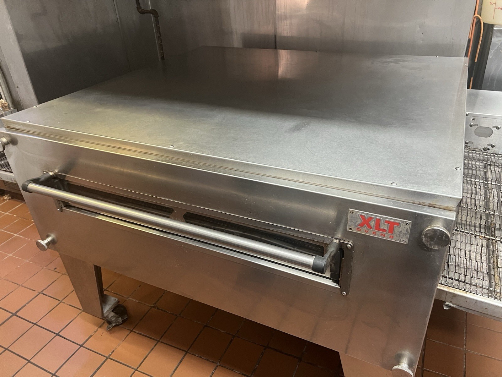 XLT 3255C S1308 Floor Model Conveyor Oven Natural Gas 1 Belt 1 Deck