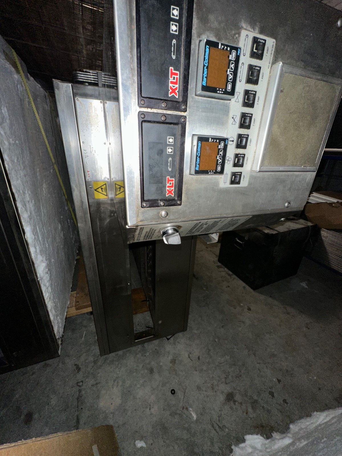 Used XLT 3270B–Natural Gas—120V included base and casters