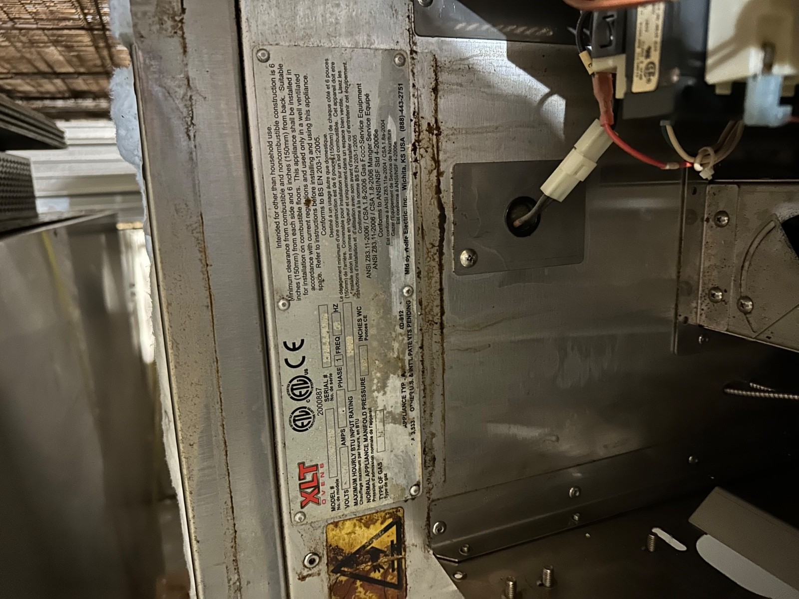 Used XLT 3270B–Natural Gas—120V included base and casters