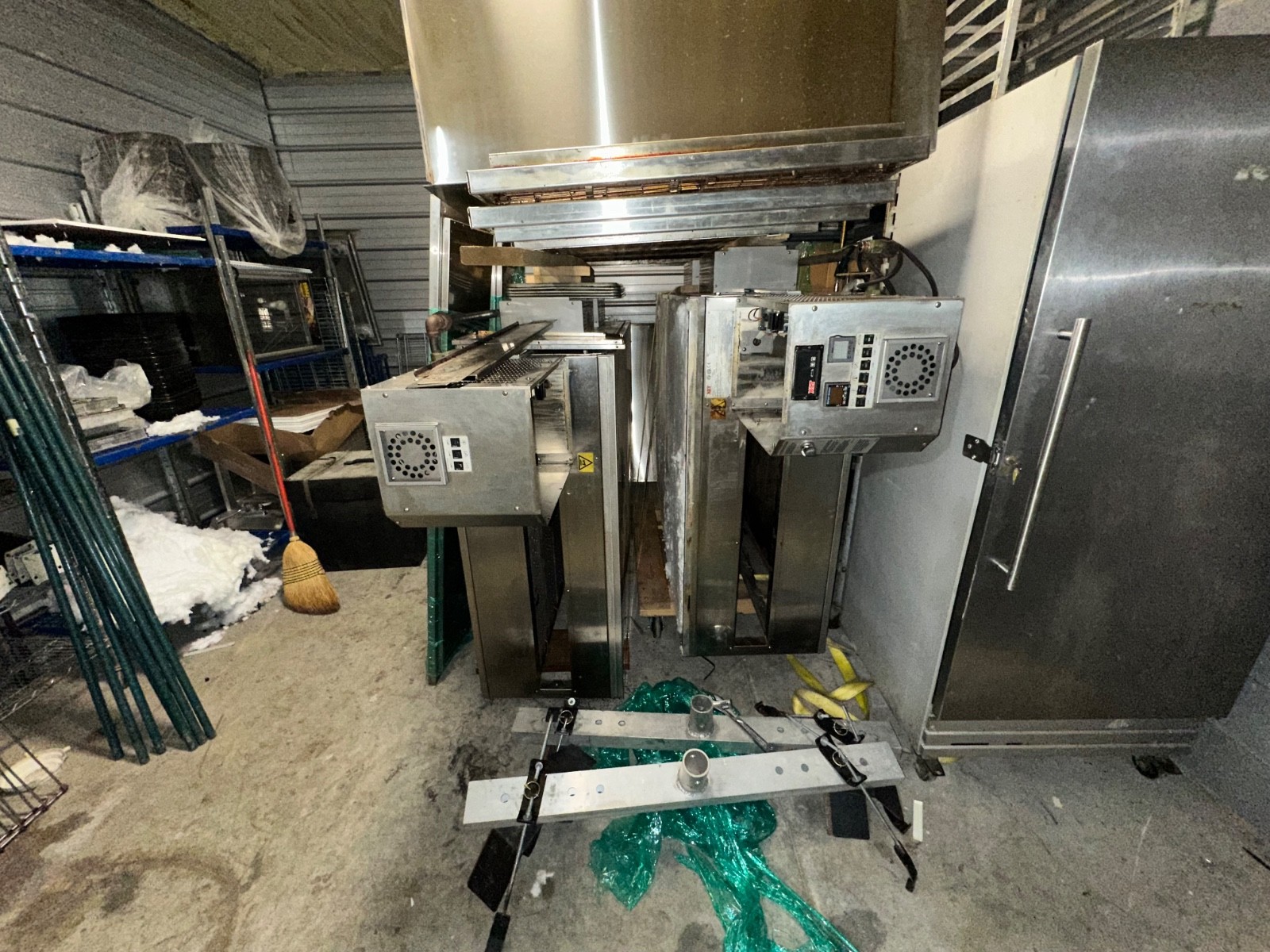 Used XLT 3270B–Natural Gas—120V included base and casters