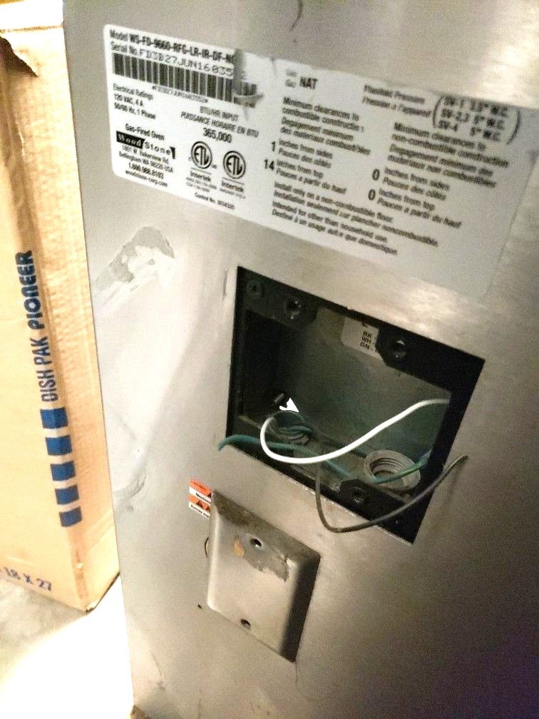 USED WOOD STONE #WS-FD-9660-RFG-LR-IR-DF-NG – Deck 96″ Stone Hearth Oven, Nat G.