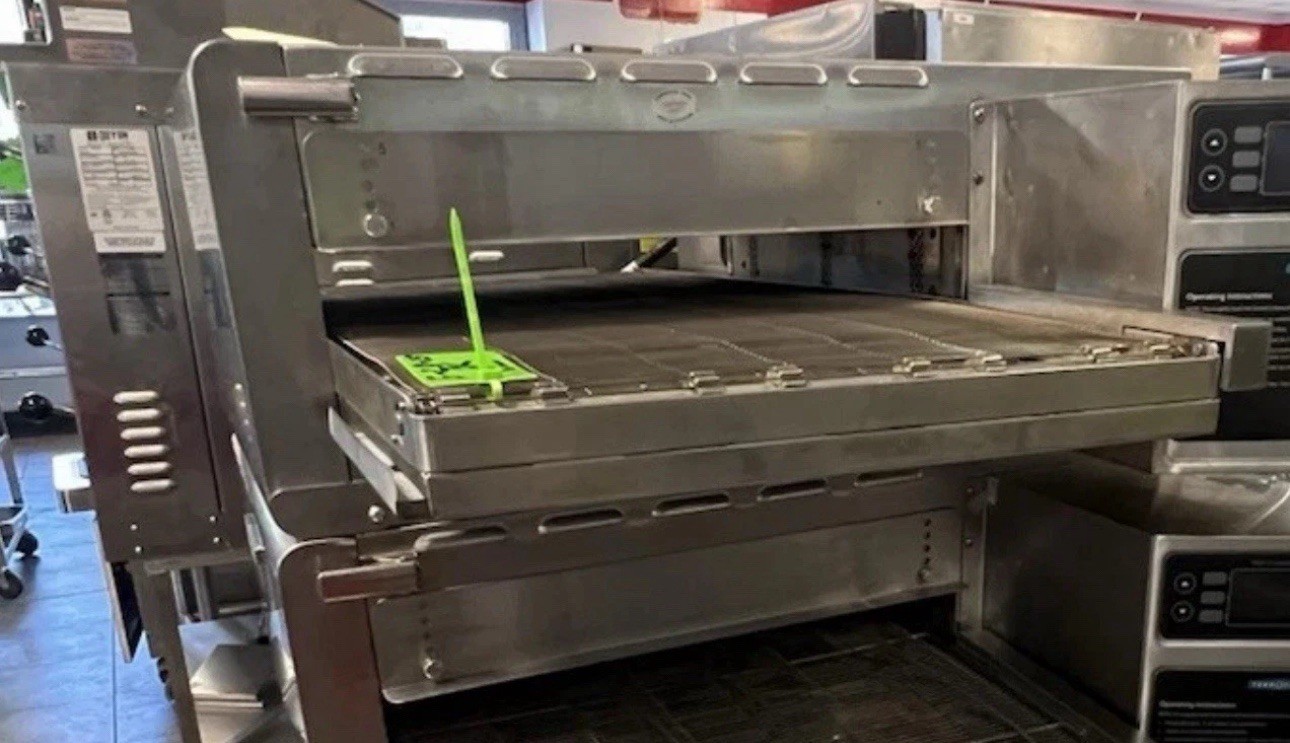 TurboChef HHC2020 48″ Electric Countertop Conveyor Oven – 208v/3ph Nice Shape!