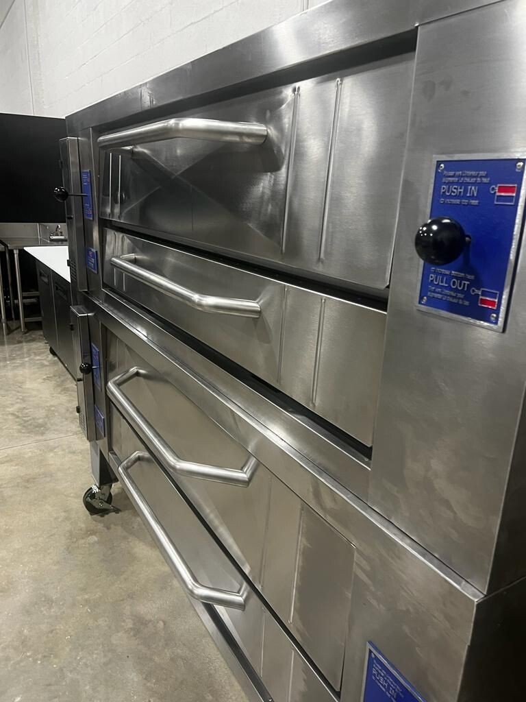 Baker’s Pride Y602 Double Deck Pizza Oven