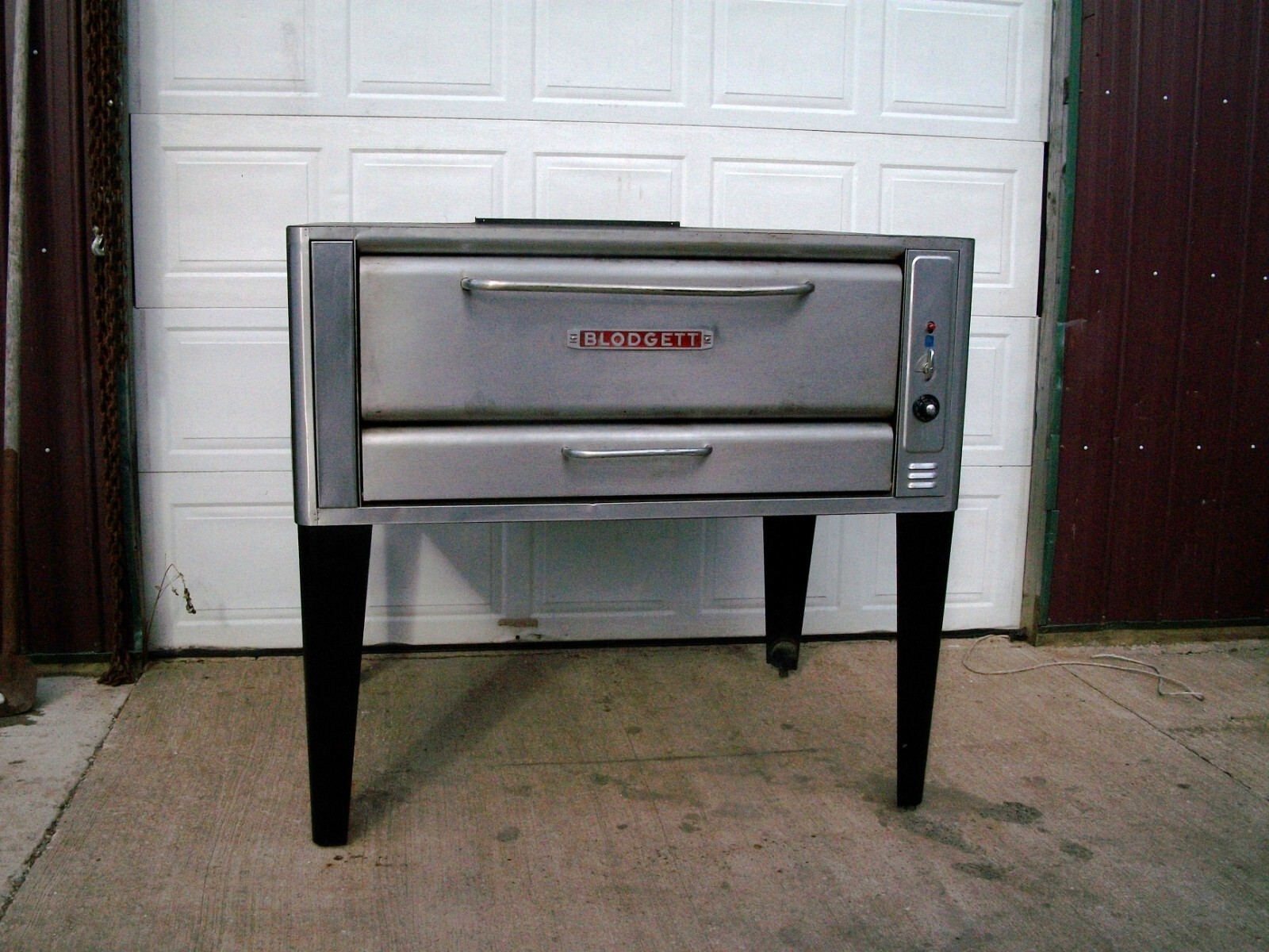 BLODGETT 1048 HIGH BTU 120K NATURAL DECK GAS PIZZA OVEN WITH NEW STONE