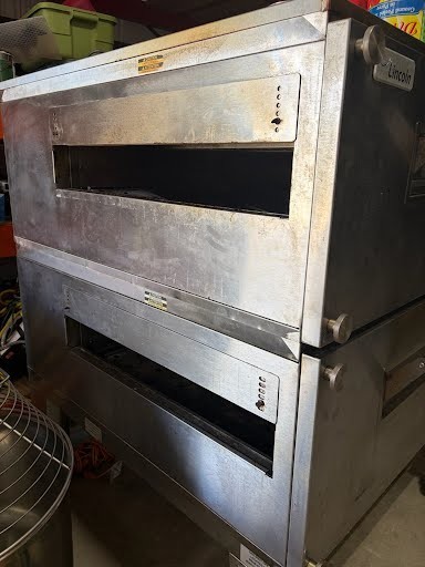 Lincoln Impinger 1450 Double Deck Gas Fired Conveyor Pizza Oven 32″