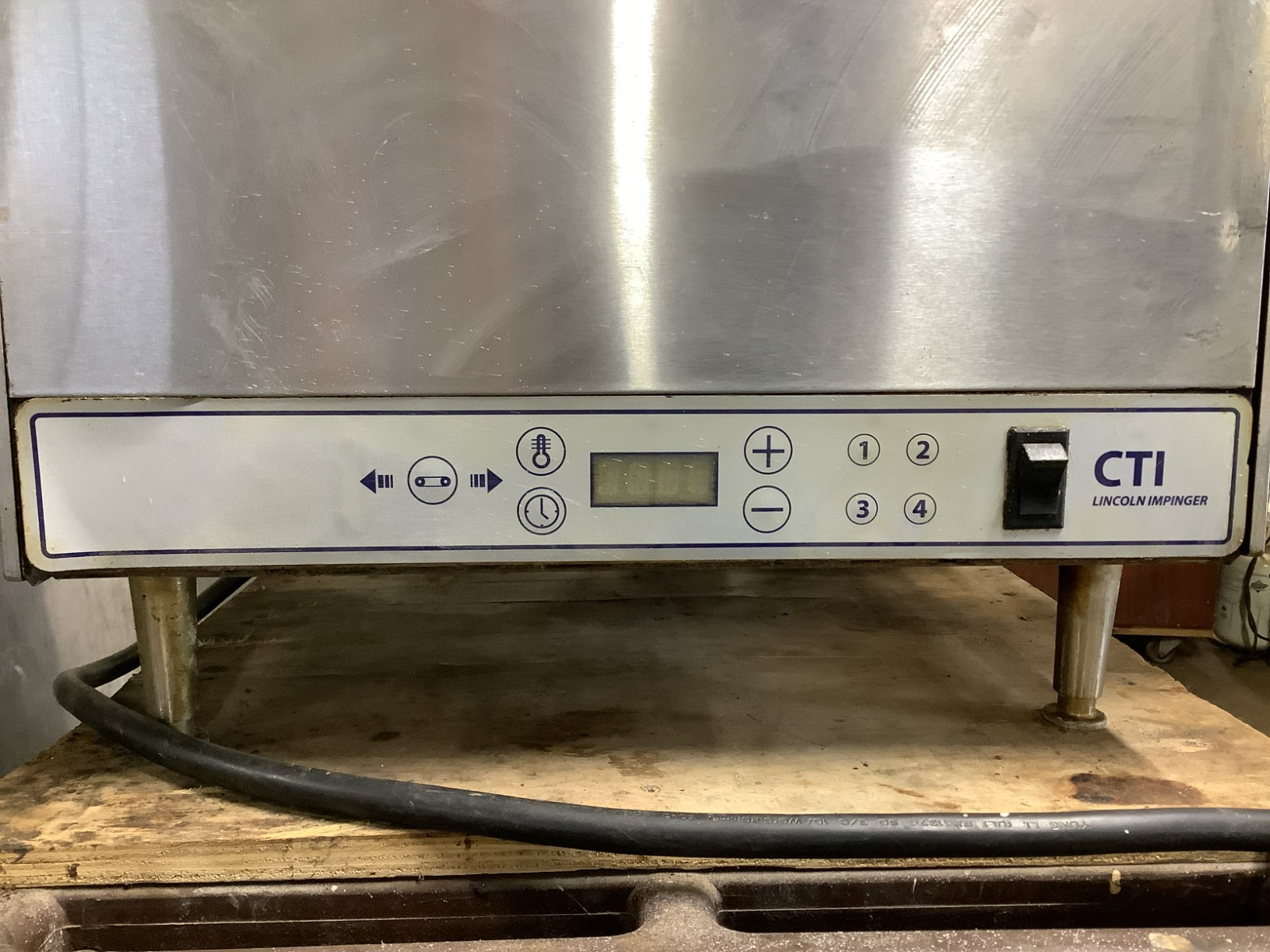 Conveyor Pizza Oven Lincoln 2501 SINGLE PHASE 208V 16″ wide belt Tested