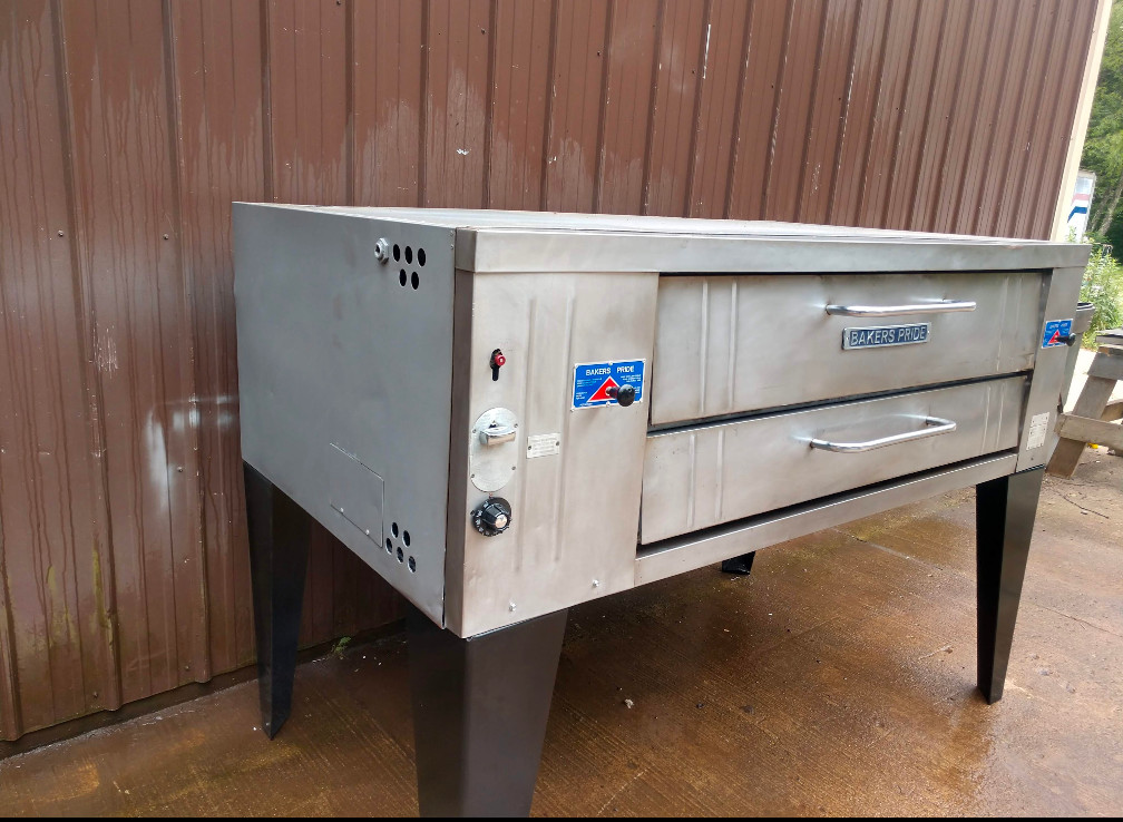 BAKERS PRIDE Y600 NATURAL DECK GAS DOUBLE PIZZA OVEN NEW STONES