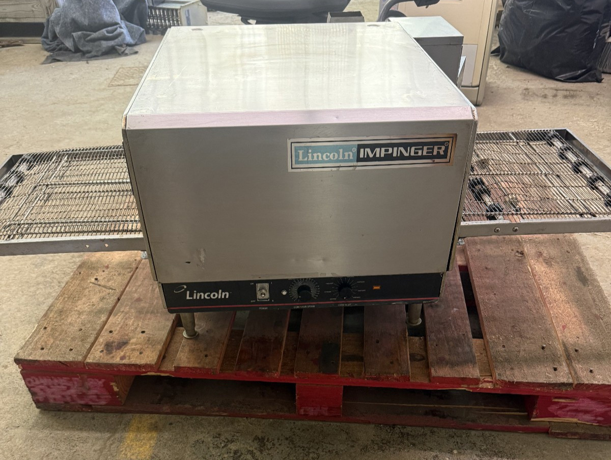 Lincoln Impinger Conveyor Pizza Oven 1301 – Used – 1 Phase 240VAC