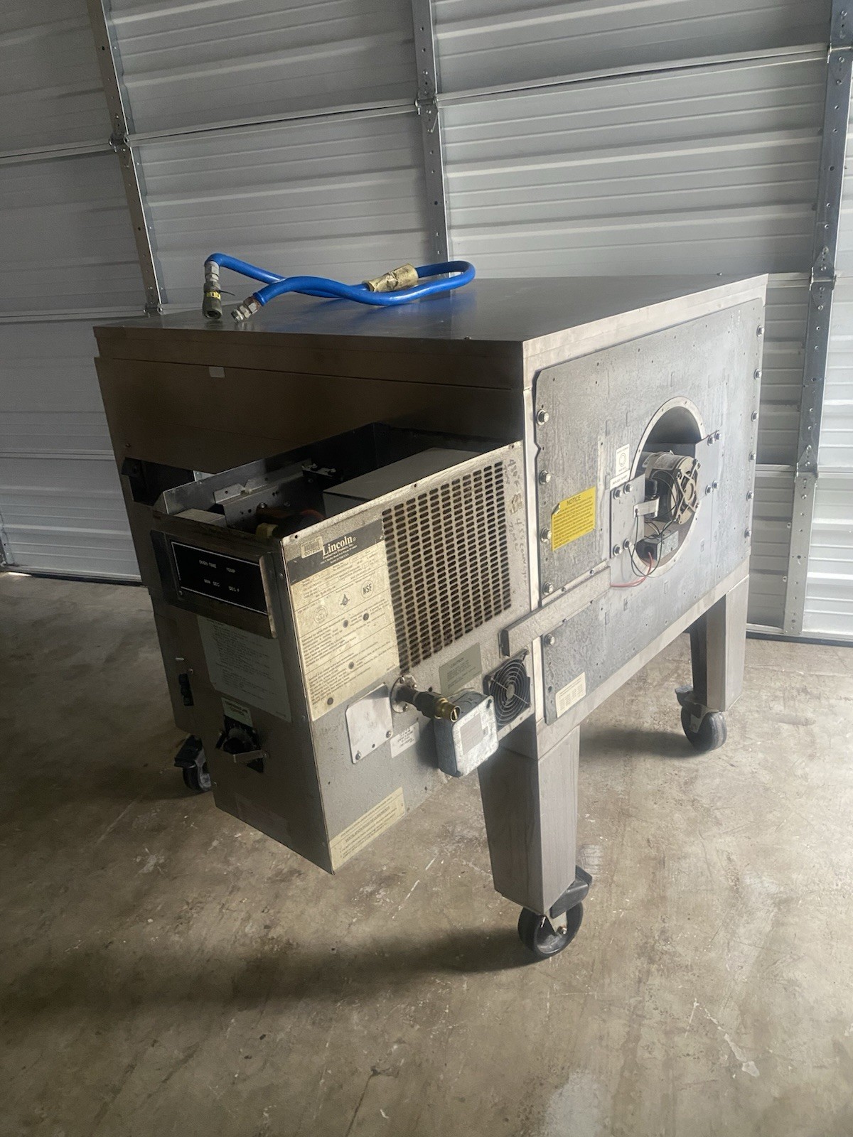 LINCOLN IMPINGER SINGLE GAS PIZZA OVEN-MODEL 1040 (NAT GAS) MISING PARTS