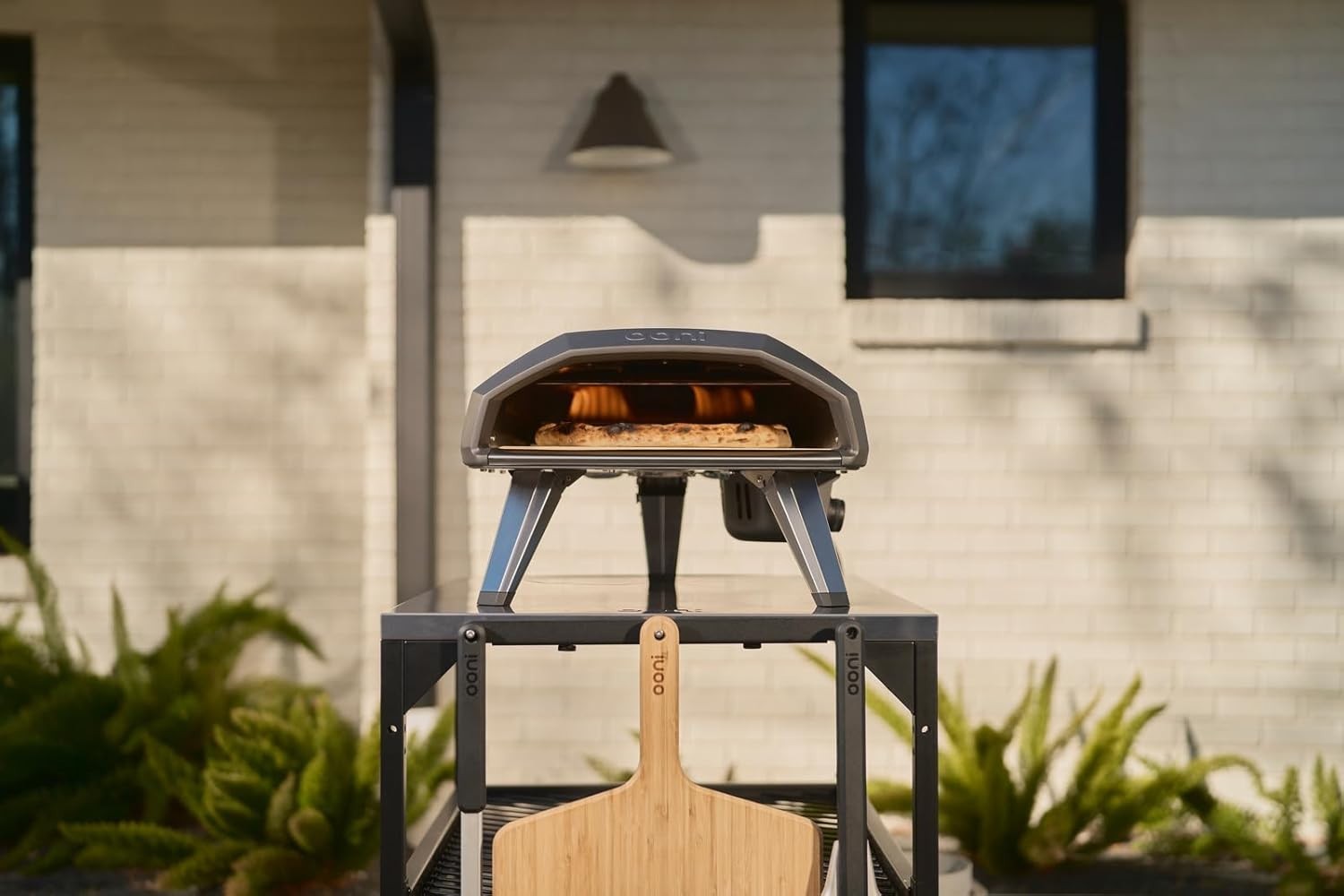 Foundry Black 14-Inch Portable Gas Pizza Oven with Superior Heat Distribution