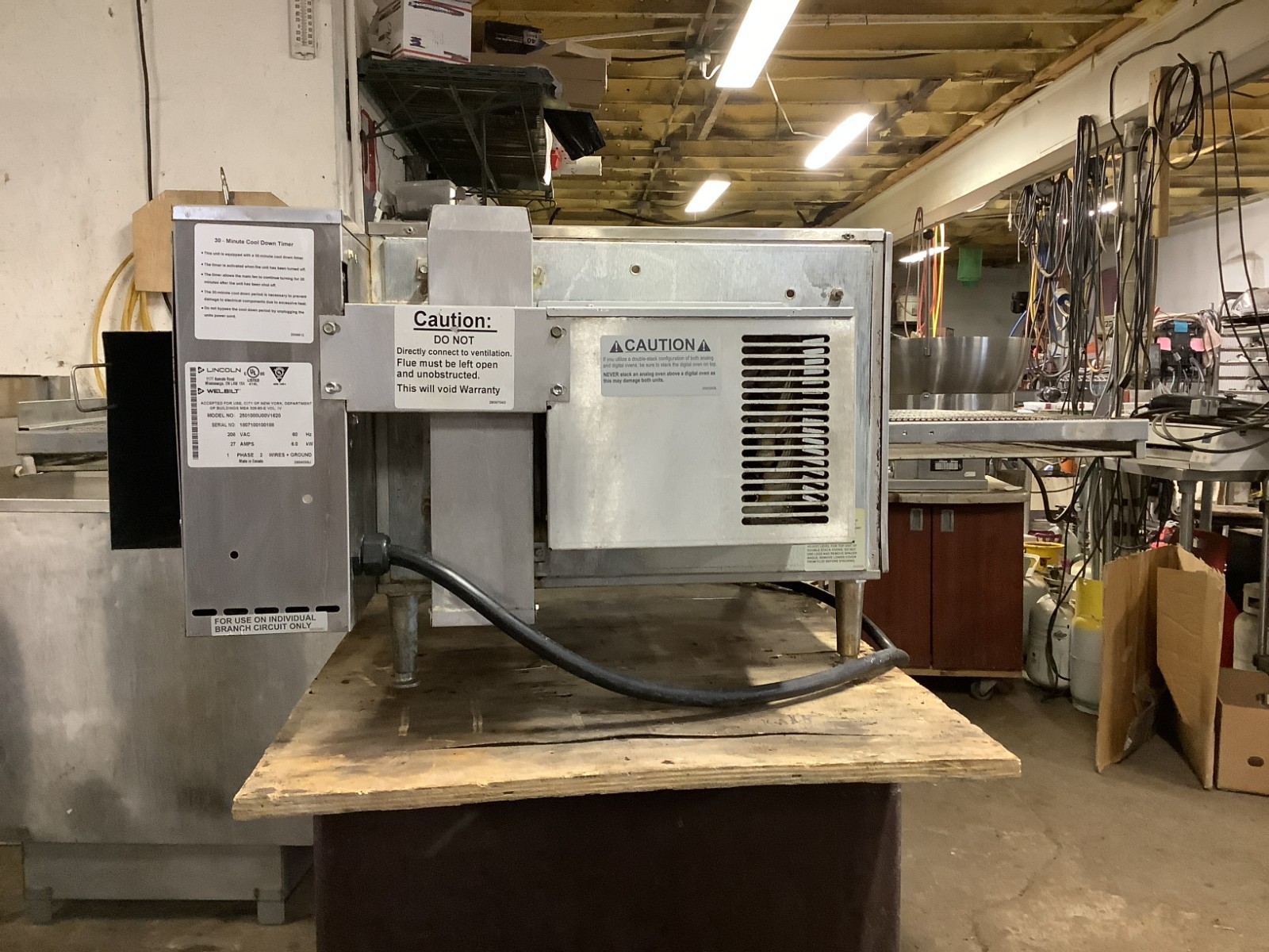 Conveyor Pizza Oven Lincoln 2501 SINGLE PHASE 208V 16″ wide belt Tested