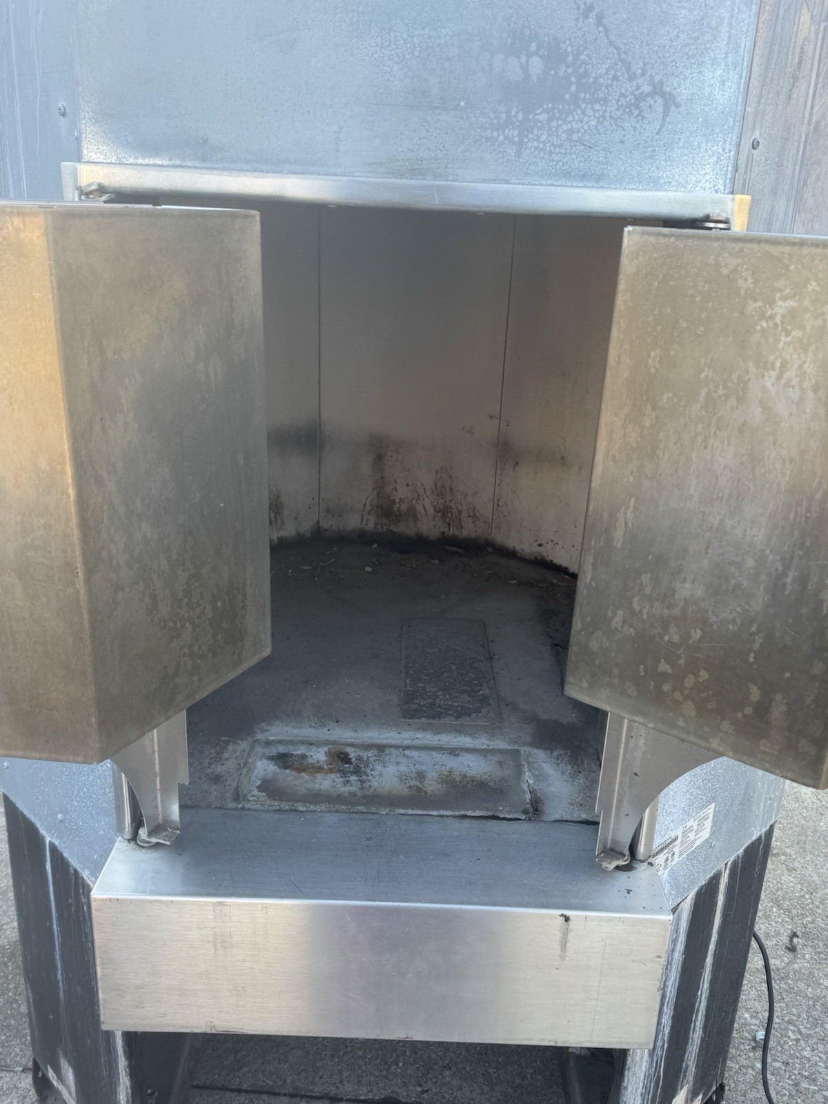 Wood Stone Natural Gas Stone Pizza Oven Commercial Model WS-DO-5049-RFG-LR-NG