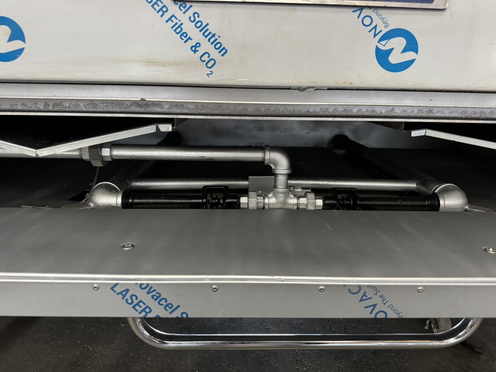 Bakers Pride Y602 Double Deck Gas Pizza Oven. Comes With New Stones