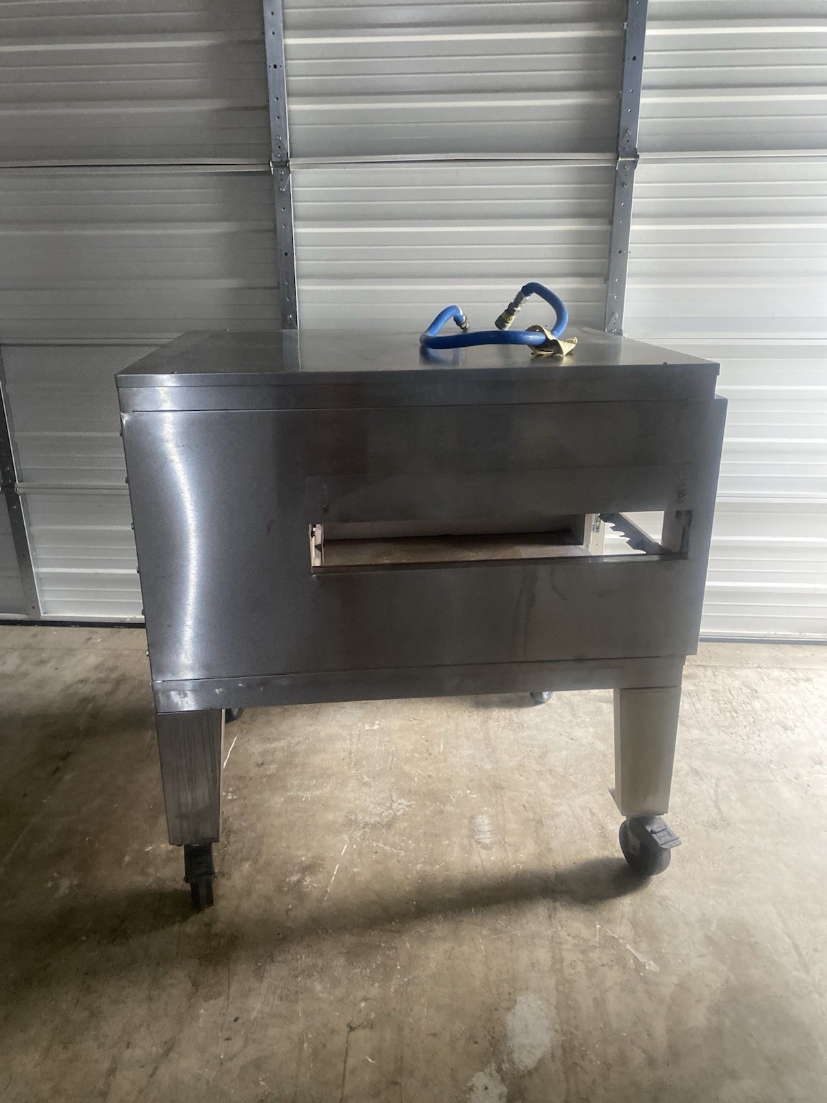 LINCOLN IMPINGER SINGLE GAS PIZZA OVEN-MODEL 1040 (NAT GAS) MISING PARTS